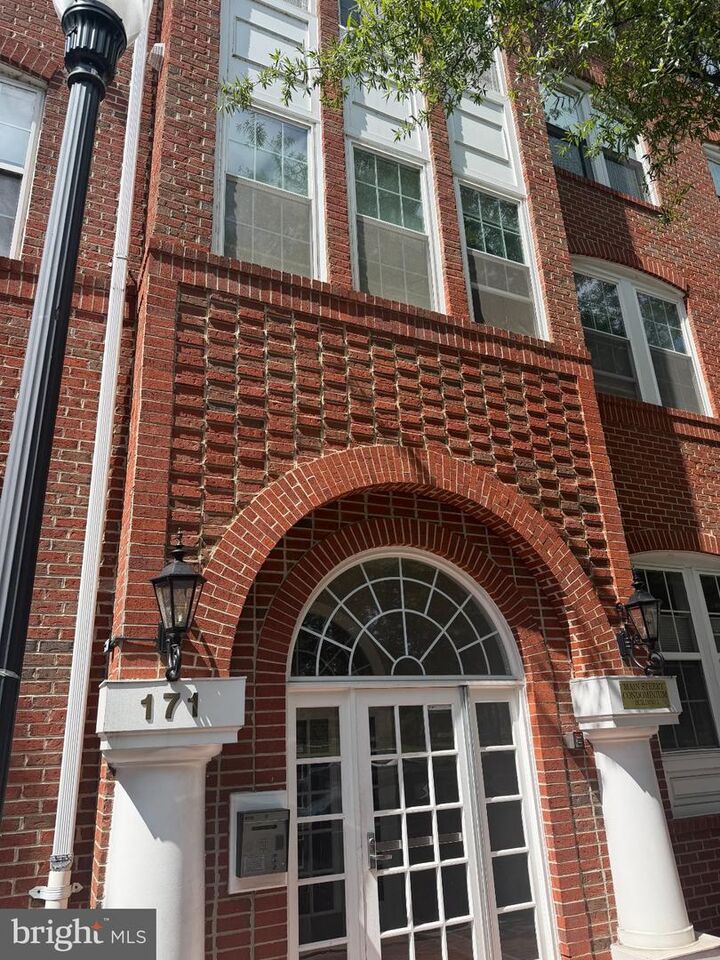 Property Photo:  171 Somervelle Street 404  VA 22304 