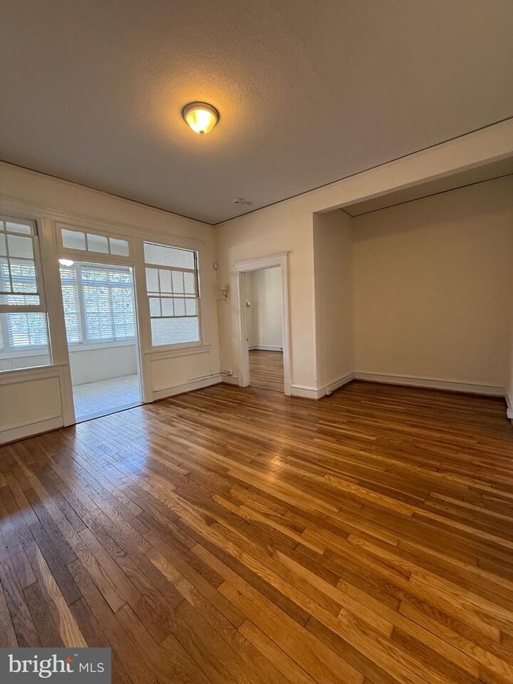 Property Photo:  702 Prince Edward Street 2  VA 22401 