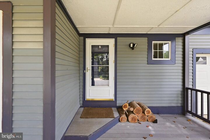Property Photo:  15045 Holleyside Drive  VA 22025 