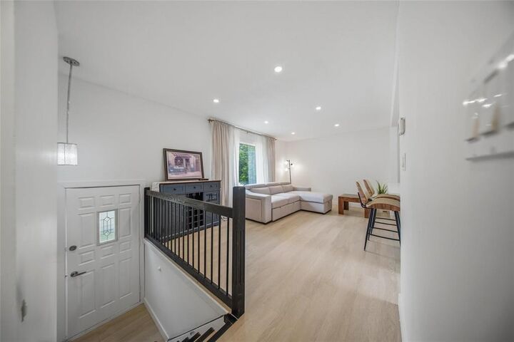 Property Photo:  66 Glenthorne Crescent  MB R2M 2R4 