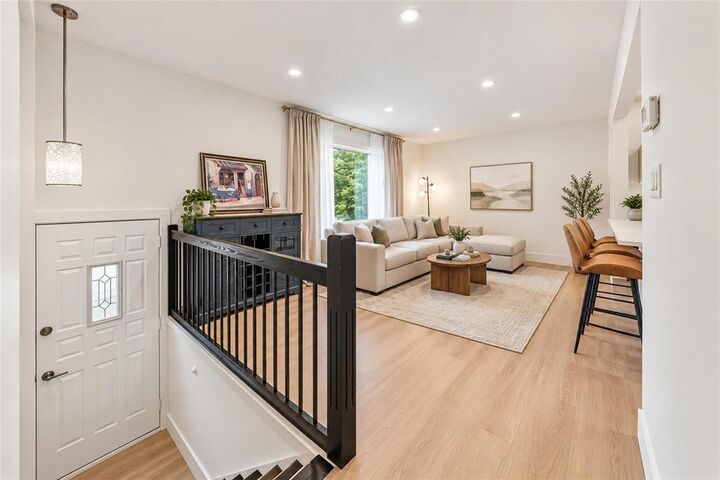Property Photo: 66 Glenthorne Crescent MB R2M 2R4