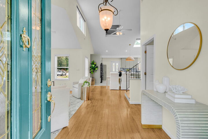 Property Photo:  4950 N Rhett Avenue  SC 29405 