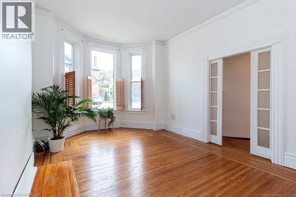 Property Photo:  270 Queen Street South 1  ON L8P 3T3 