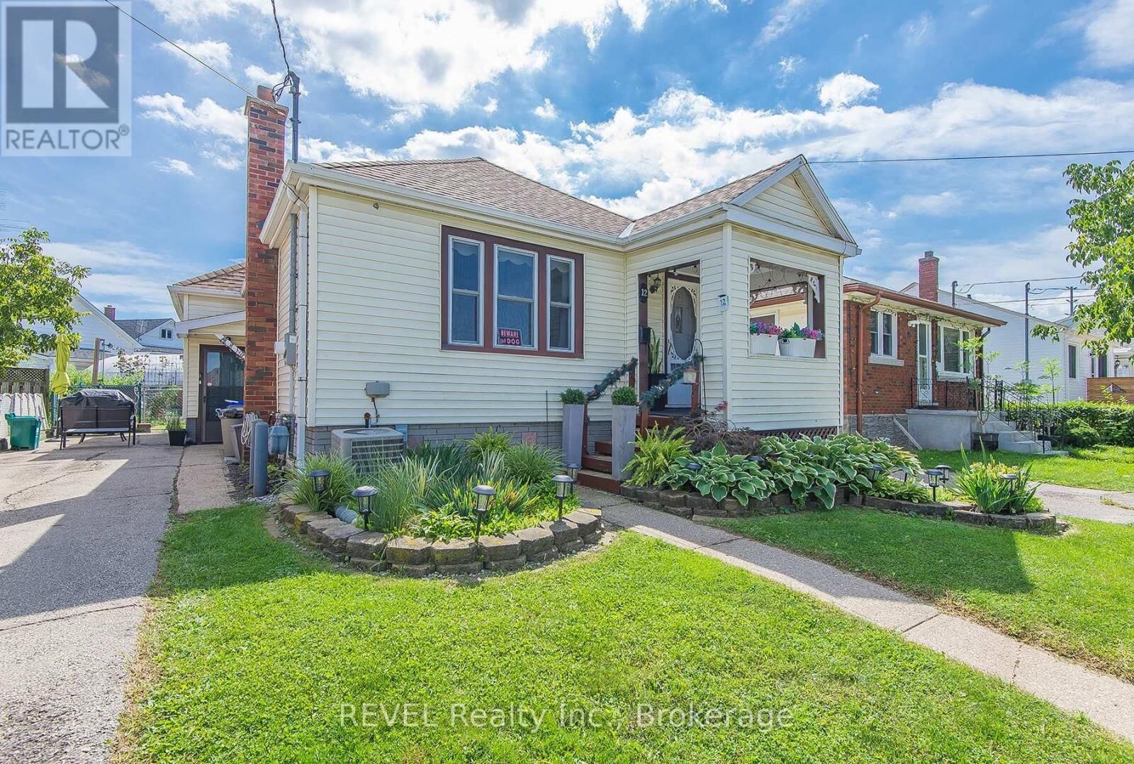 Property Photo:  12 Garnet Street  ON L2M 5E5 