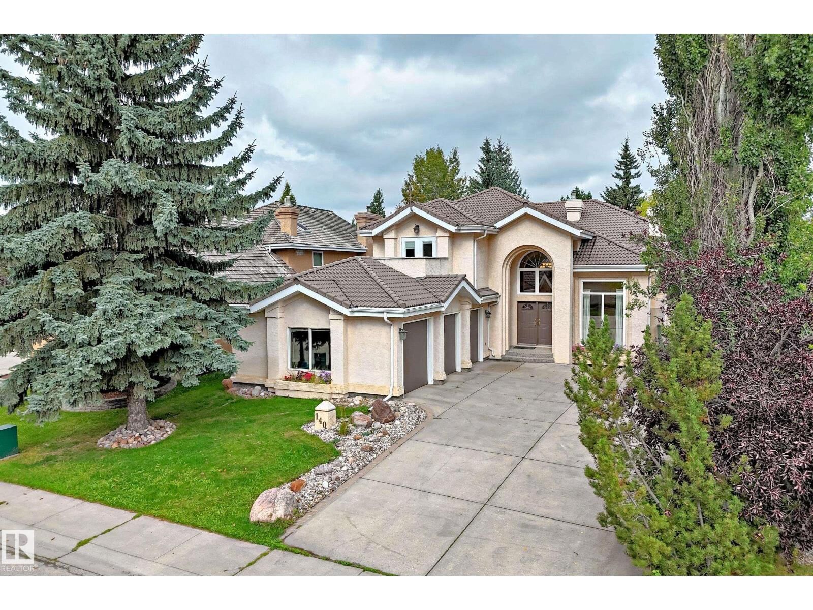 Property Photo:  140 Weaver Dr NW  AB T6M 2J3 