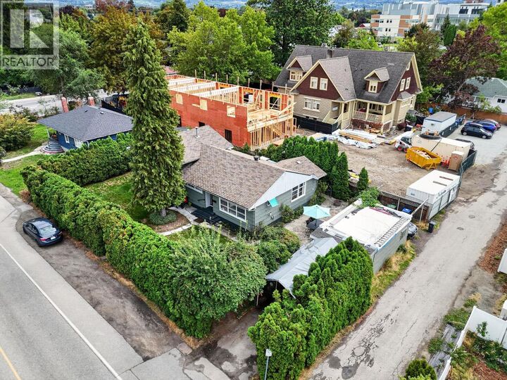 Property Photo:  471 Cadder Avenue  BC V1Y 5N2 