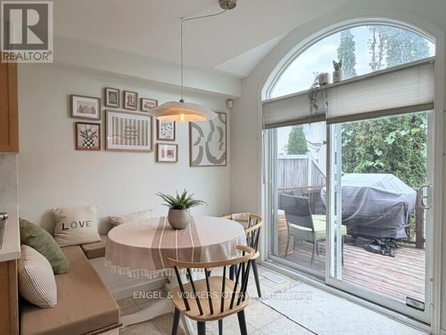 Property Photo:  124 Landover Crescent  ON K2M 2W2 
