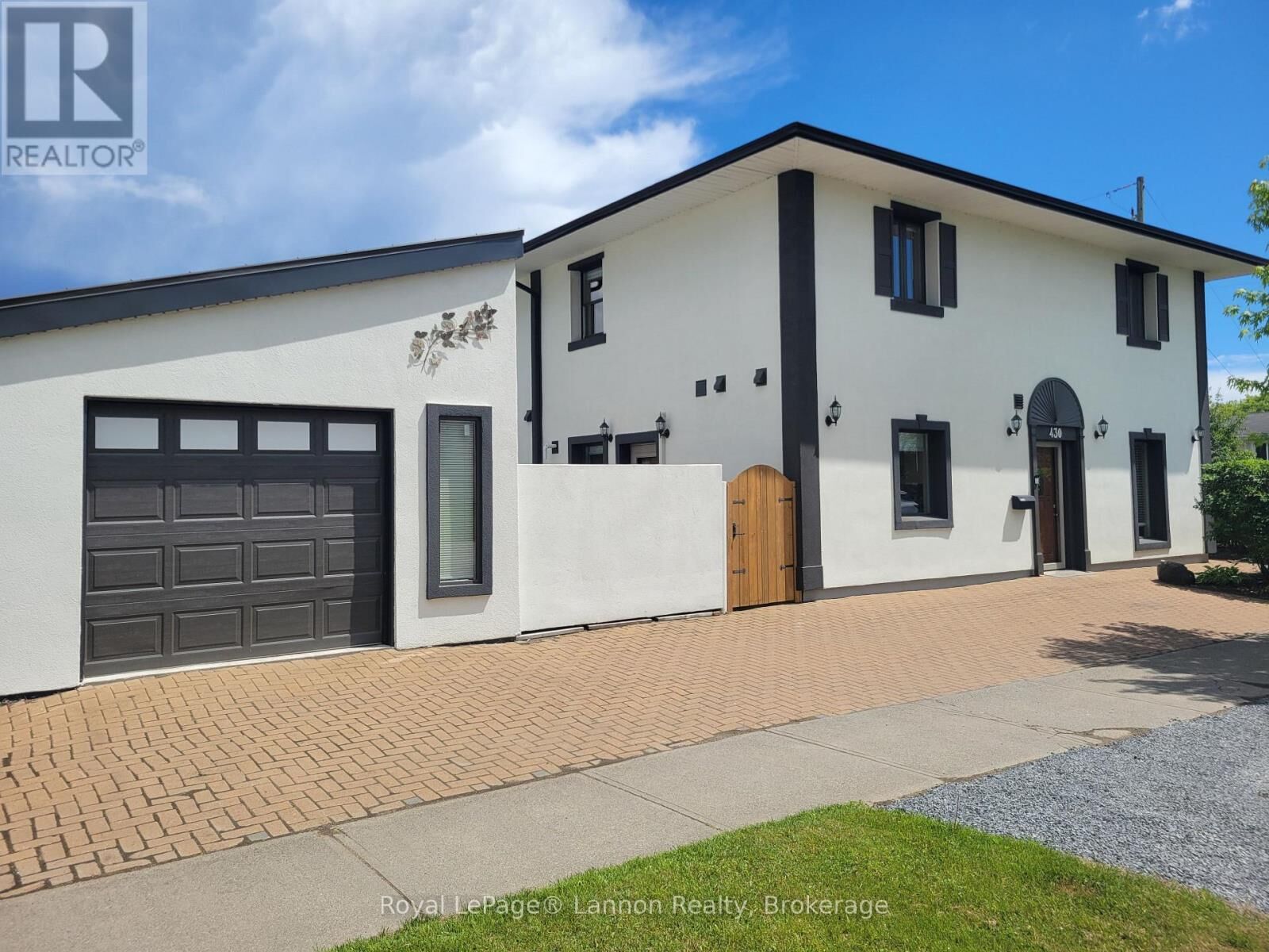 Property Photo: 430 Fifth Avenue ON P7B 2P4