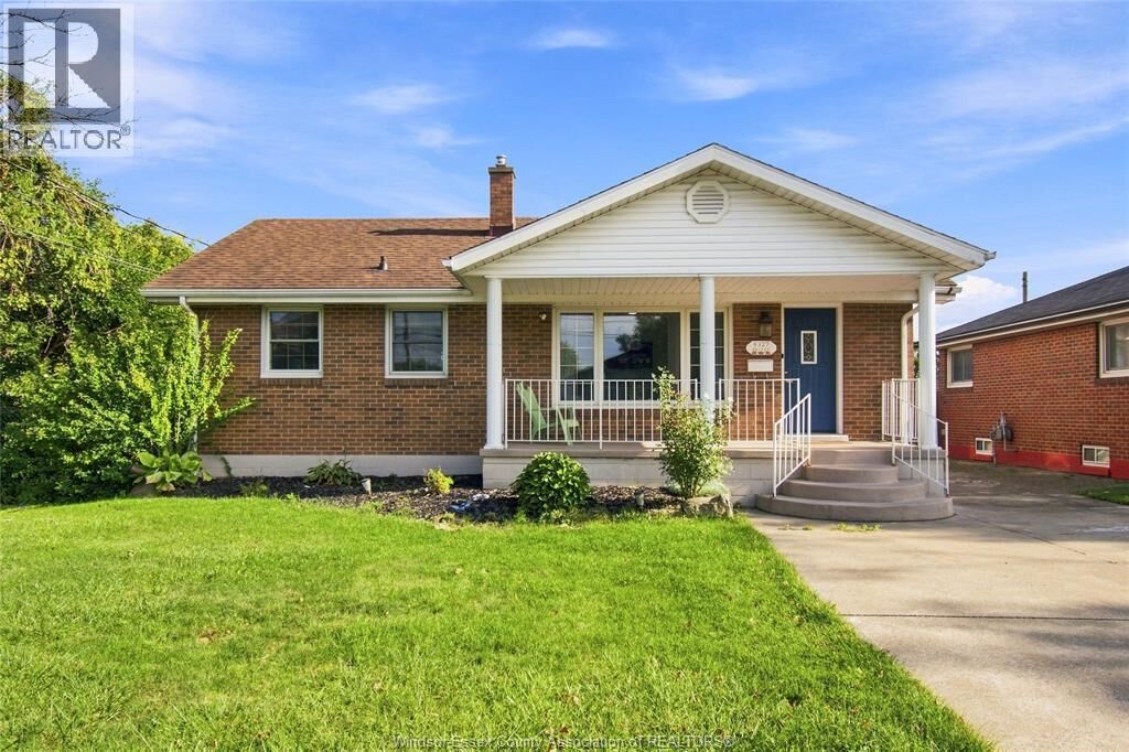 Property Photo:  8327 Menard Street  ON N8S 1W2 