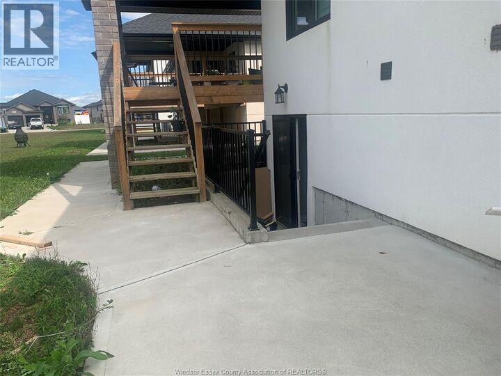Property Photo:  112 Kingsbridge Drive Lower  ON N9V 4B6 