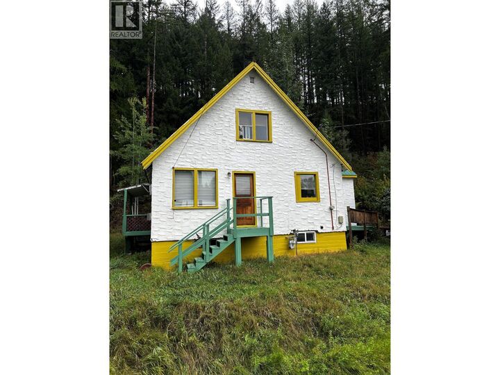 Property Photo:  32 Waldie Road  BC V1A 2L5 