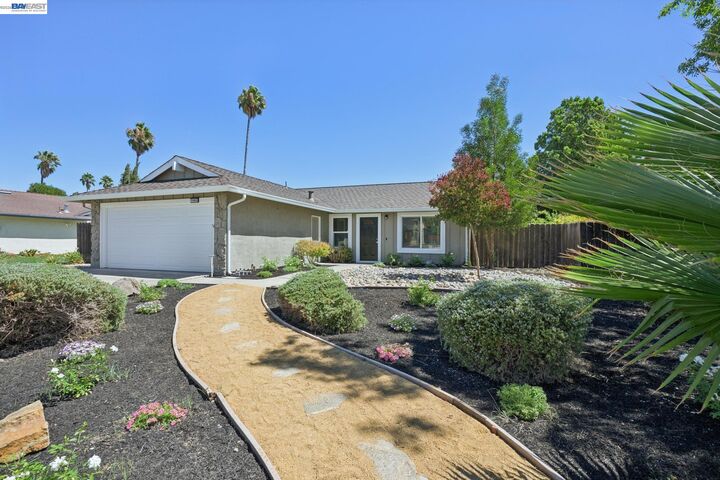 Property Photo:  1665 Honeysuckle Rd  CA 94551 