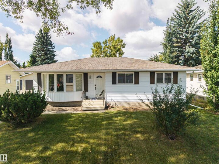 Property Photo:  9 Hawkins Crescent  AB T8A 3P1 