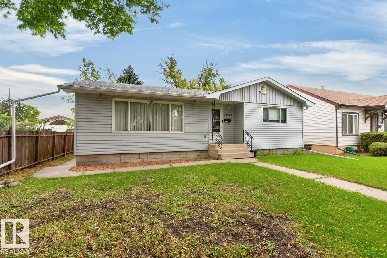 Property Photo:  12424 77 Street NW  AB T5B 2H5 