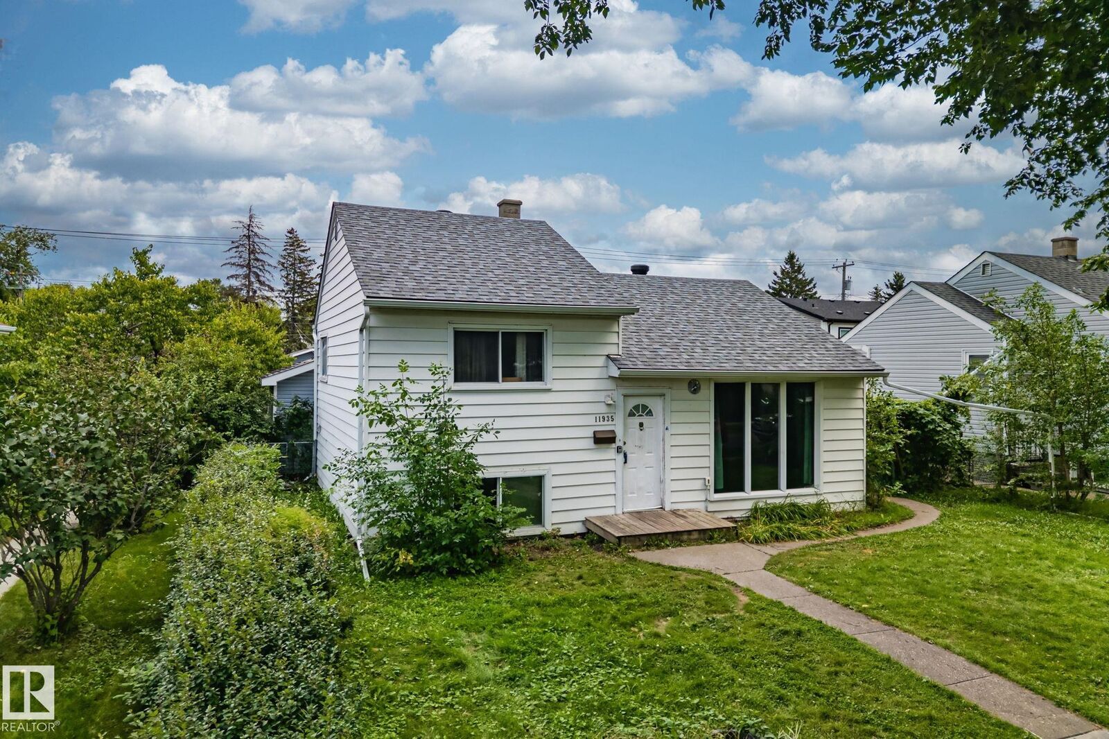 Property Photo:  11935 125 Street NW  AB T5L 0S3 