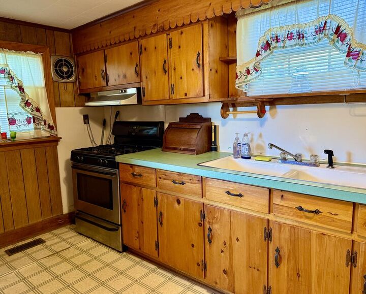 Property Photo:  3138 Davis Rd  VA 23415 