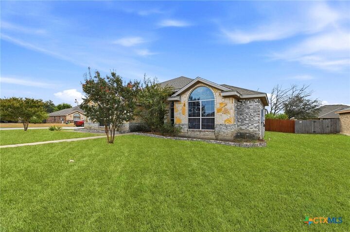 Property Photo:  800 Cody James Drive  TX 76542 