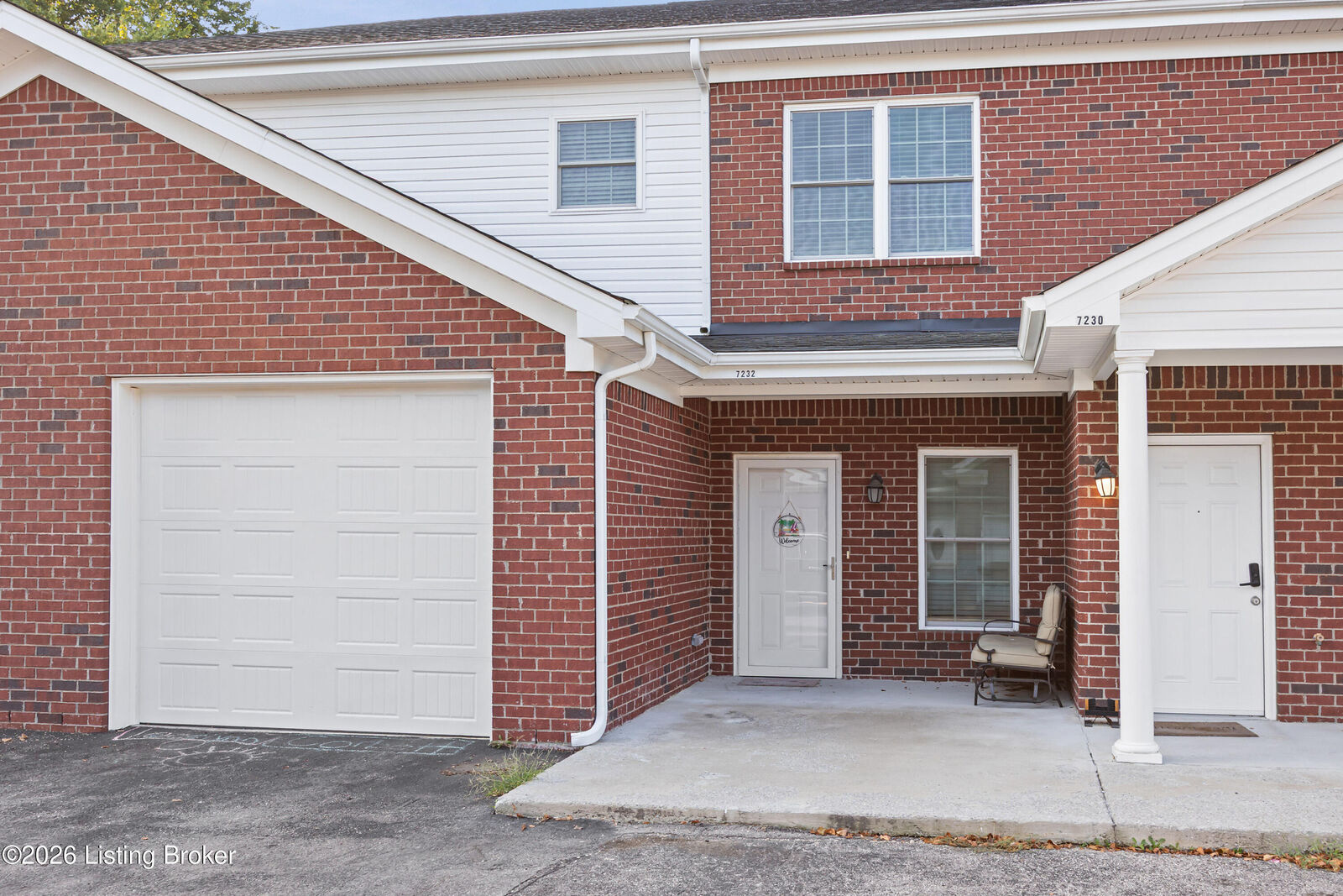 Property Photo: 7232 Correll Pl Dr KY 40228