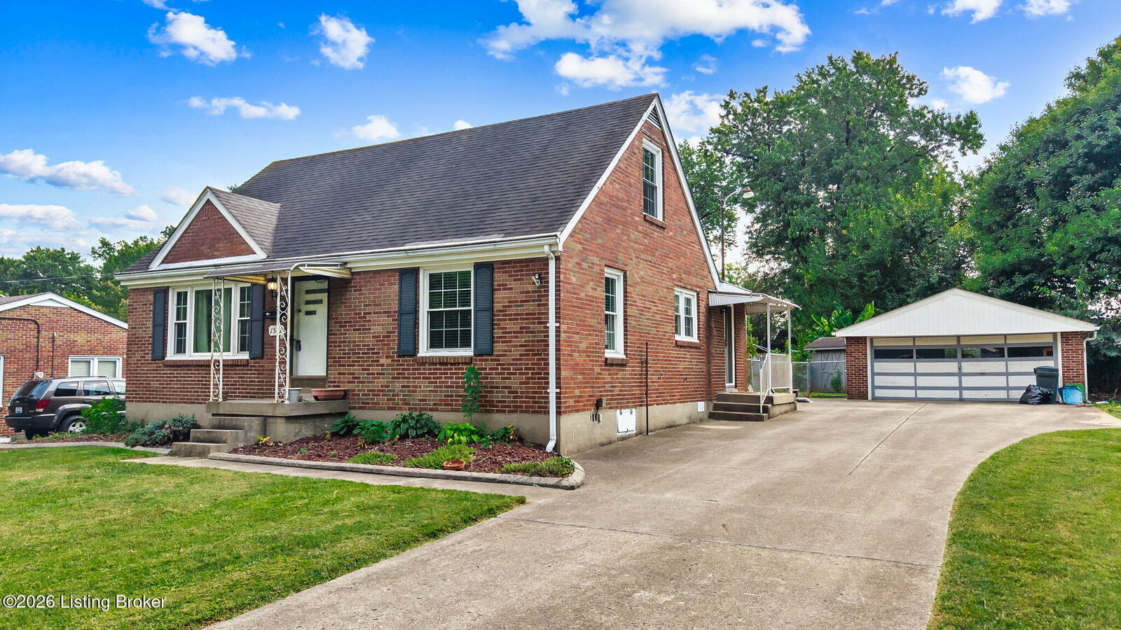 Property Photo:  1582 Raydale Dr  KY 40219 