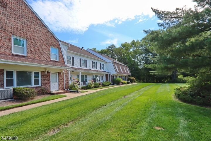 Property Photo:  25 Tisbury Ct  NJ 07076 