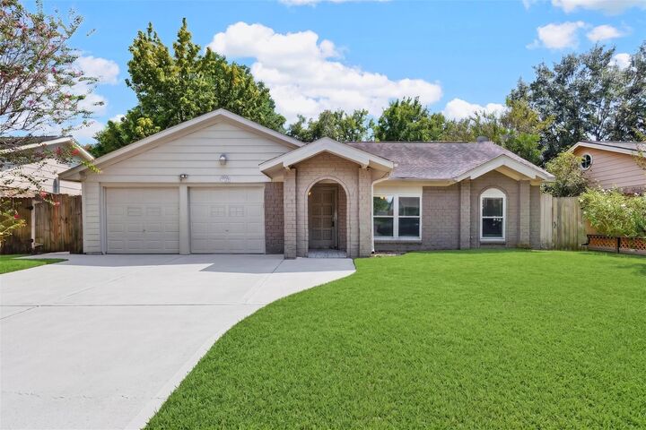 Property Photo: 11307 Langdon Lane TX 77072