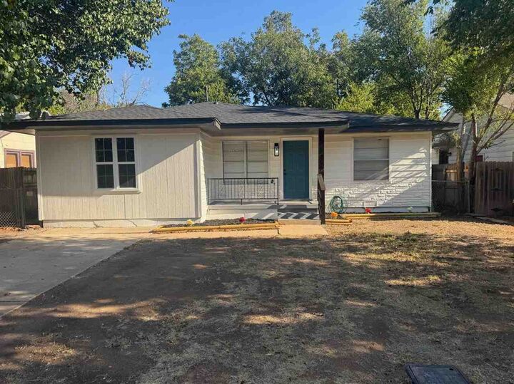 Property Photo: 1809 NW Kingsbury Ave OK 73507