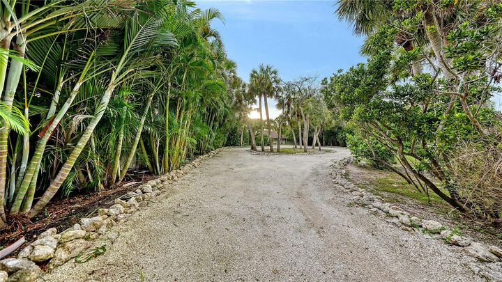 Property Photo:  2417 Casey Key Road  FL 34275 