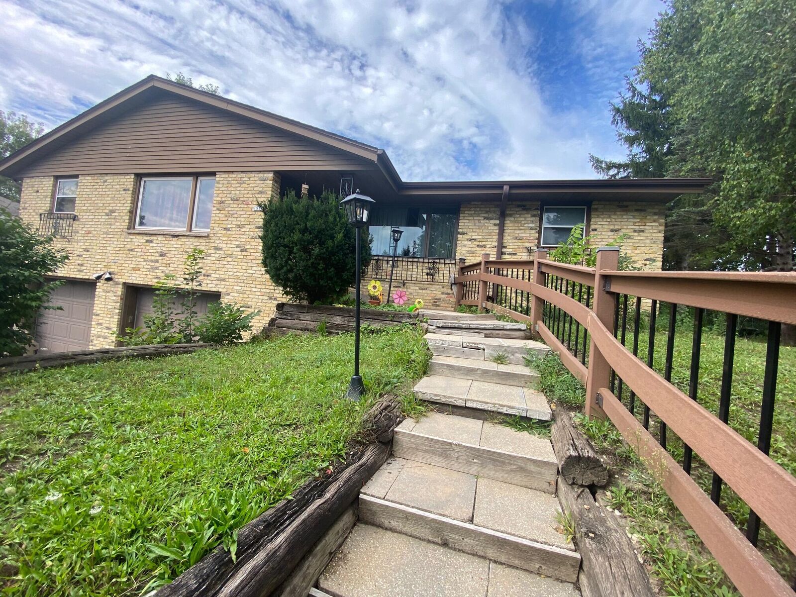 Property Photo:  1916 Kensington Dr  WI 53188 