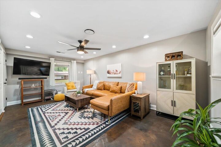 Property Photo:  1170 Dearing St  TN 38117 