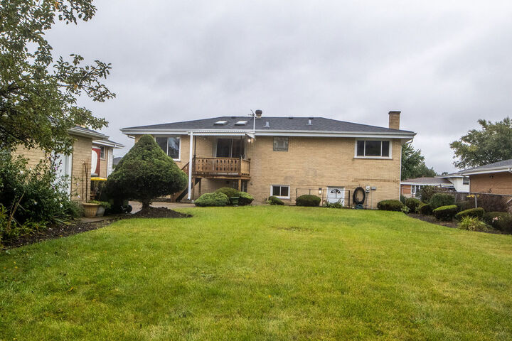 Property Photo: 565 Arlene Drive IL 60191