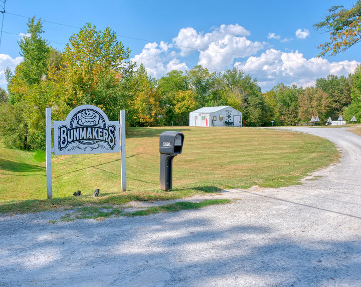 Property Photo: 8193 Old Highway 13 IL 62966