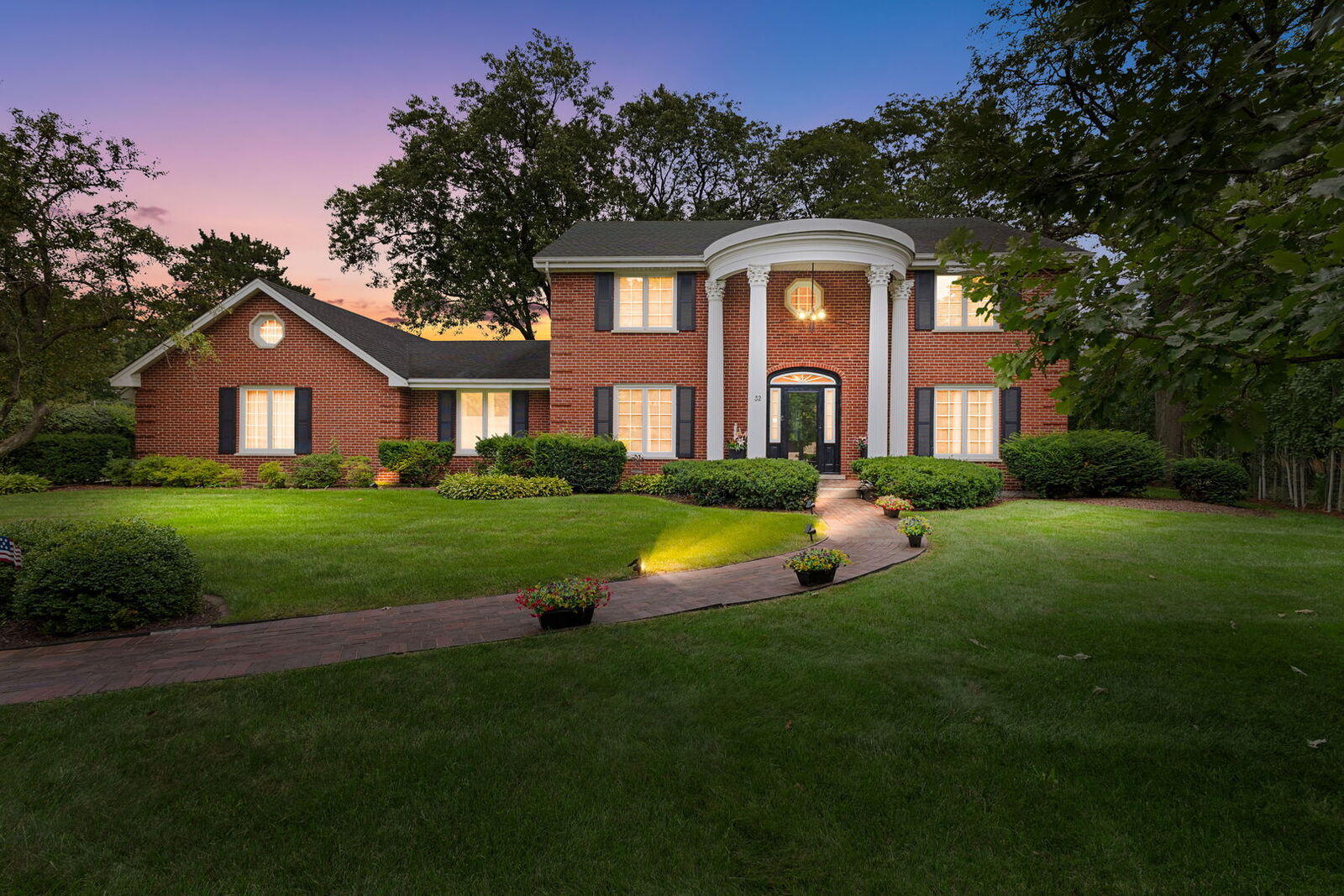 Property Photo:  32 Chatham Lane  IL 60523 