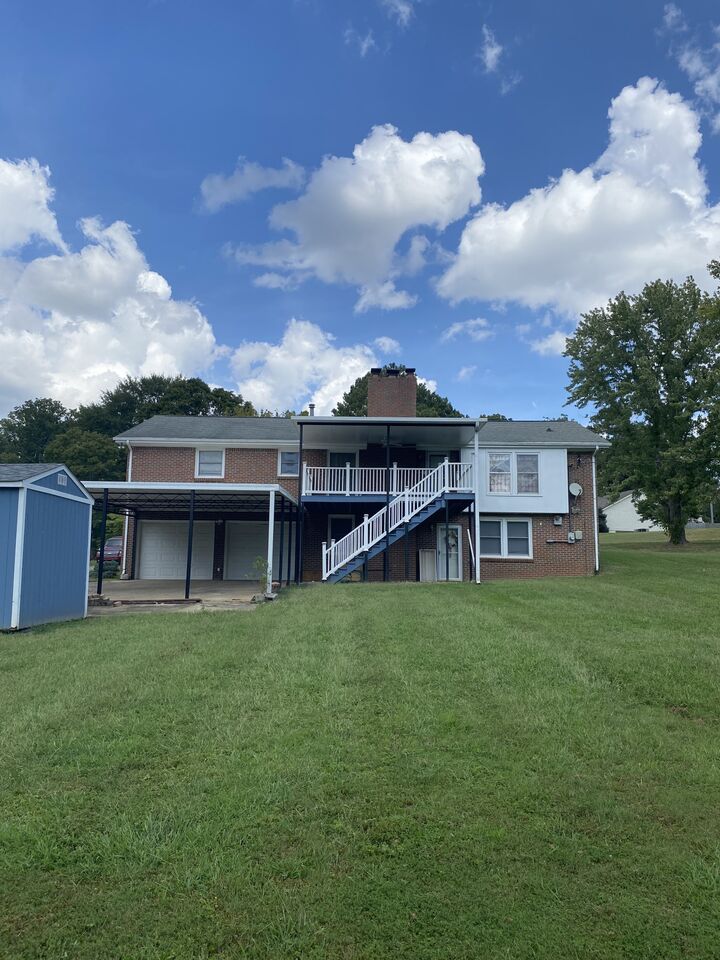 Property Photo:  102 Bullock Dr  TN 37040 