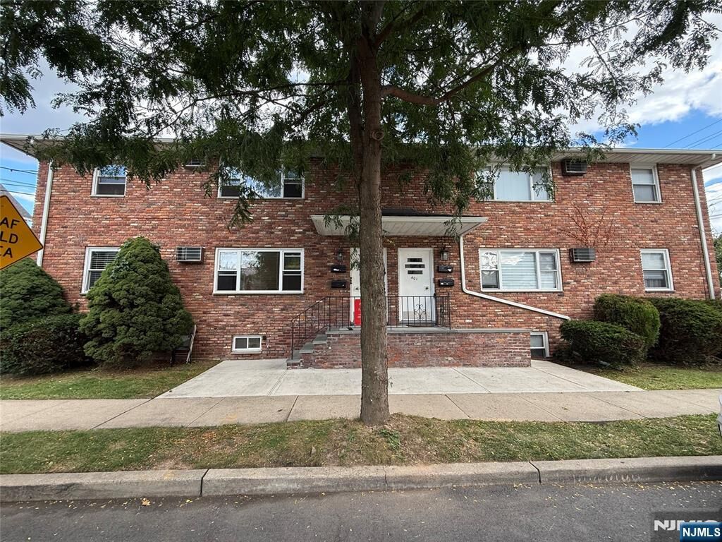 Property Photo:  405 8th Street 2L  NJ 07072 