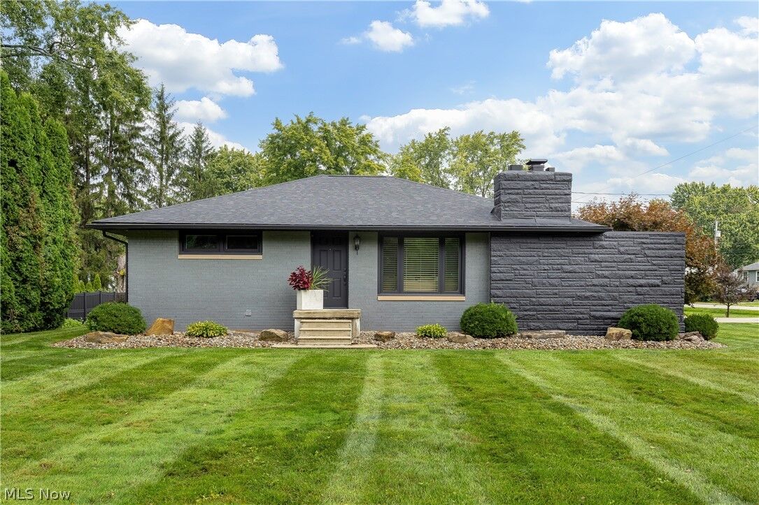 Property Photo:  3781 Summit Road  OH 44266 