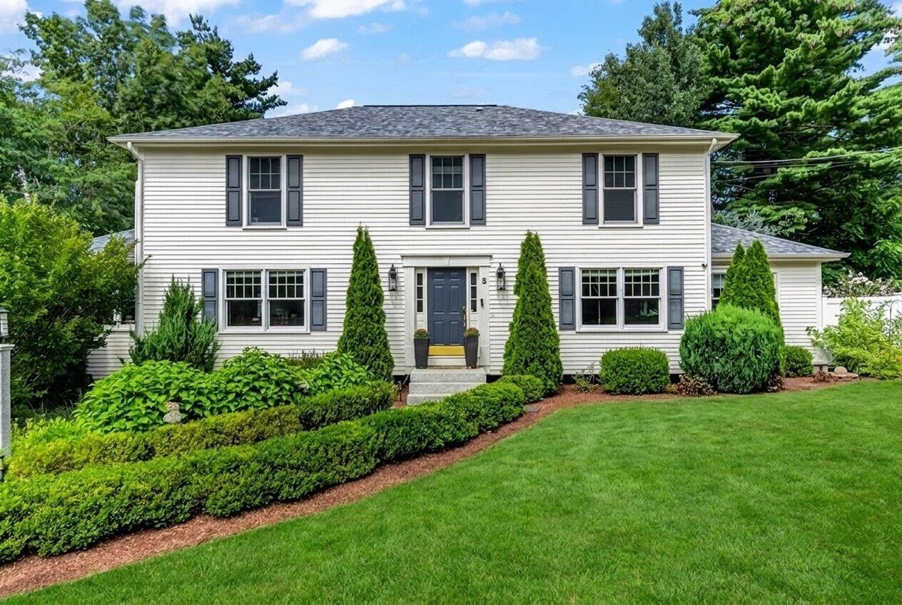 Property Photo: 5 Roberta Drive NH 03820