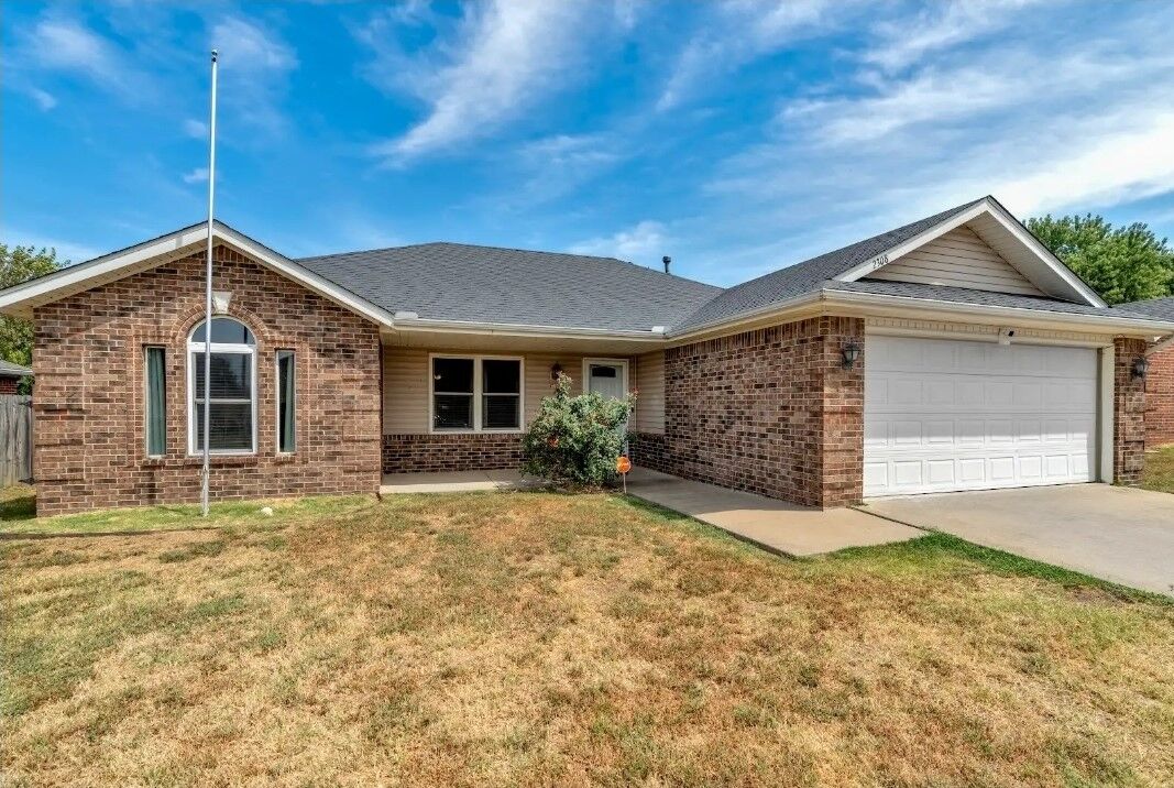 Property Photo: 2308 SW 15th Street AR 72713