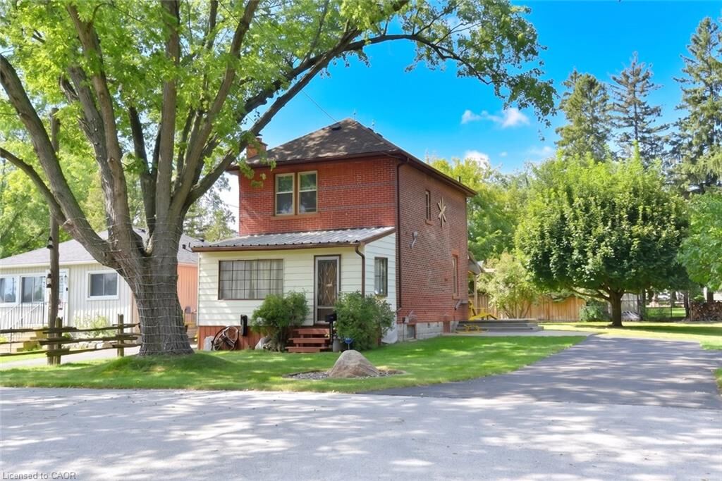 Property Photo:  781 Oakdale Avenue  ON L7T 1L5 