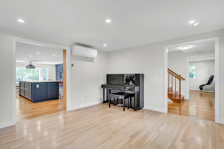 Property Photo:  1 Maureen Rd  MA 02420 