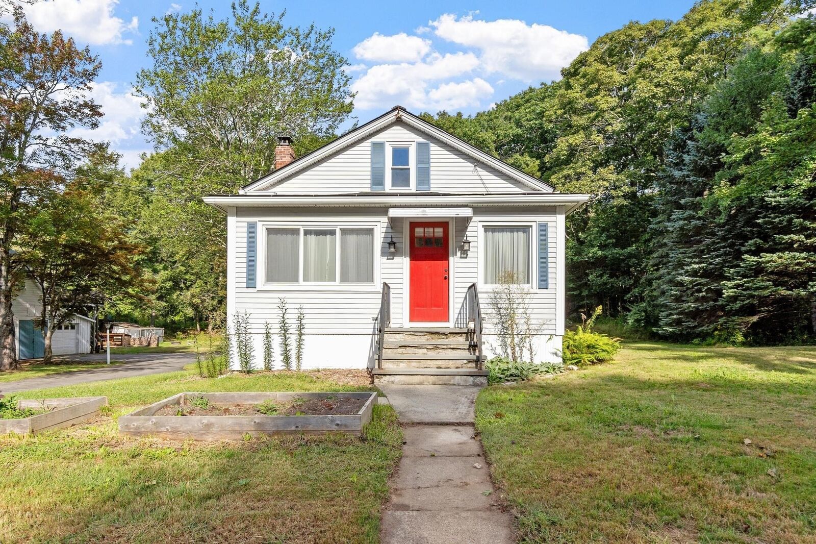 Property Photo:  322 Pearl Street  MA 01440 