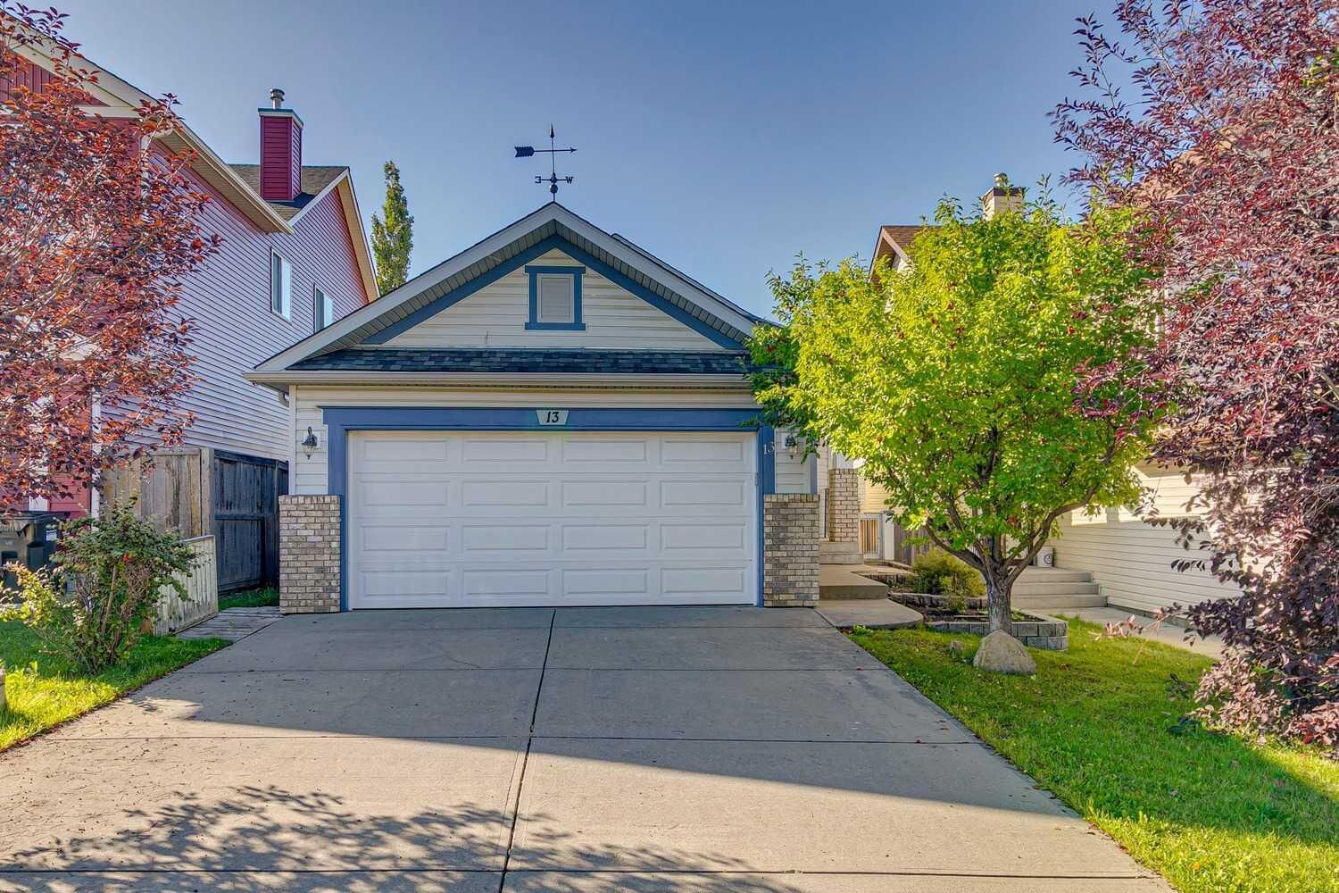 Property Photo:  13 Evansbrooke Way NW  AB T3P 1C5 