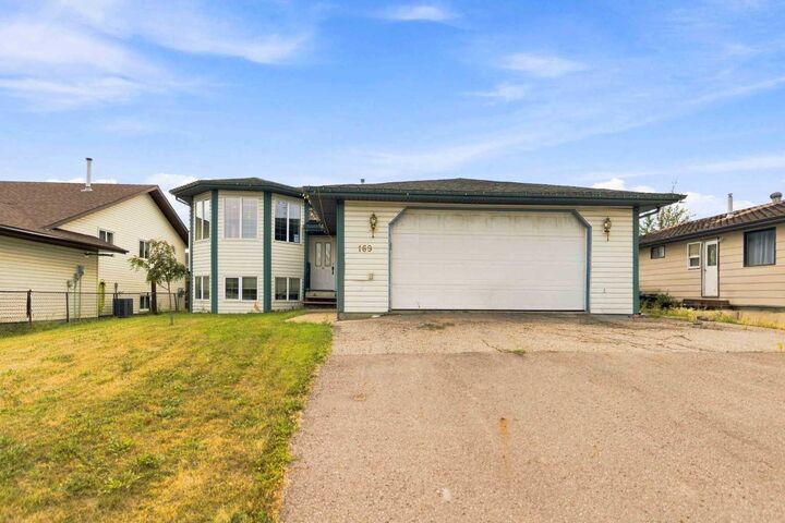 Property Photo:  169 McConachie Crescent  AB T9K 1K8 