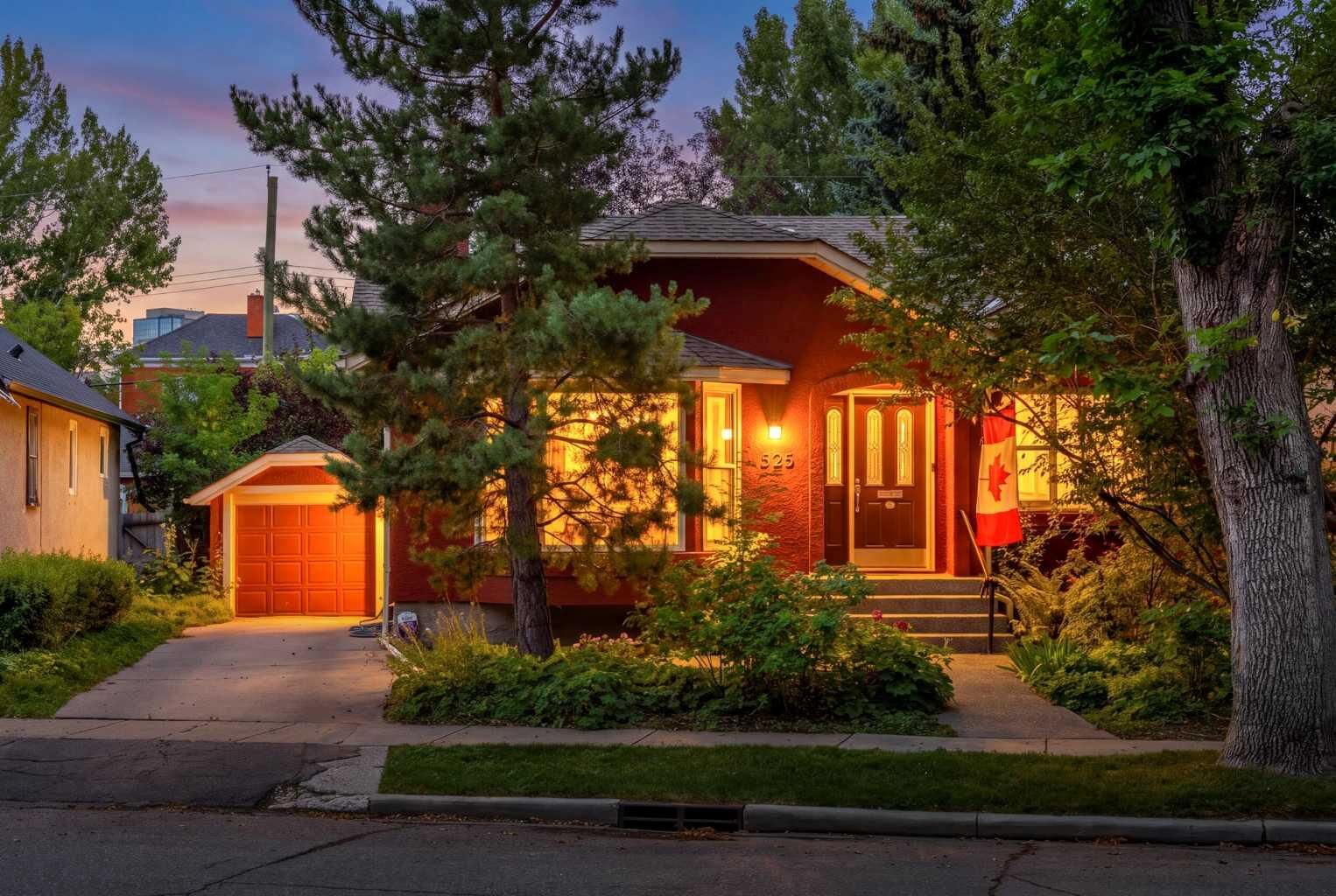 Property Photo:  525 Alexander Crescent NW  AB T2M 4B3 