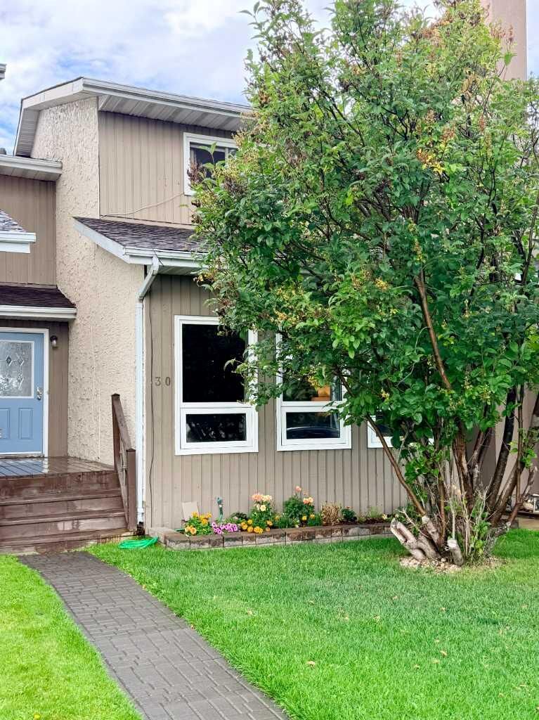 Property Photo:  30 Cochrane Road  AB T7S 1C2 