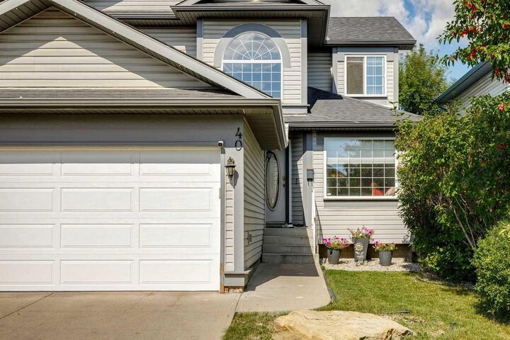Property Photo:  40 Country Hills Bay NW  AB T3K 4Y6 