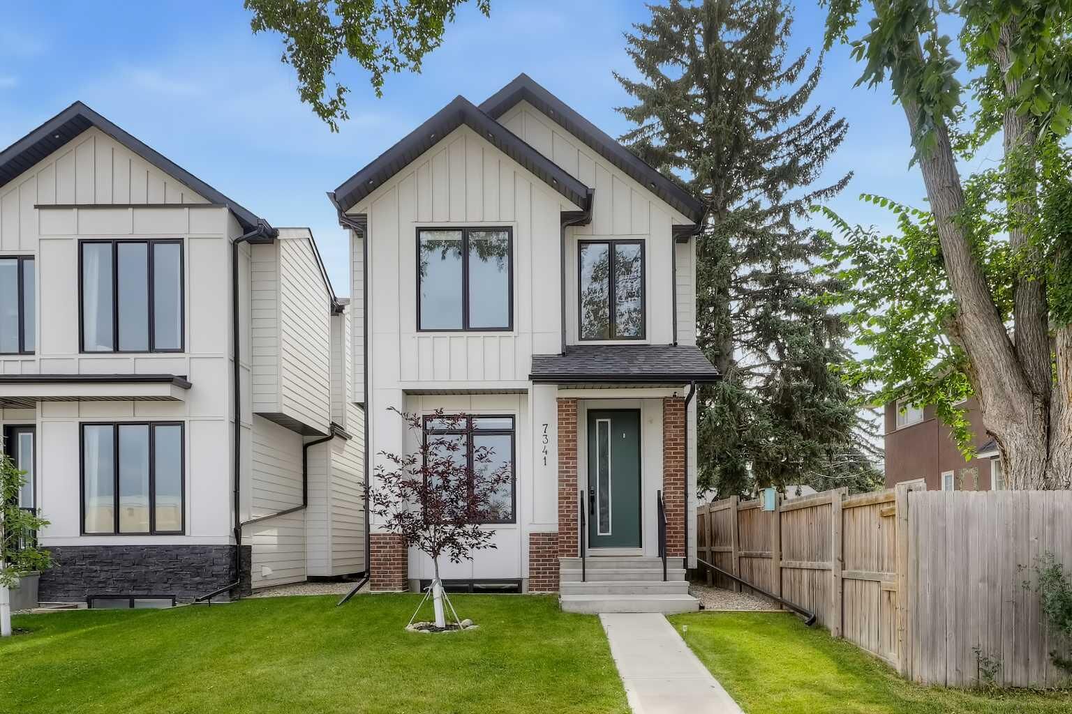 Property Photo:  7341 37 Avenue NW  AB T3B 1W7 