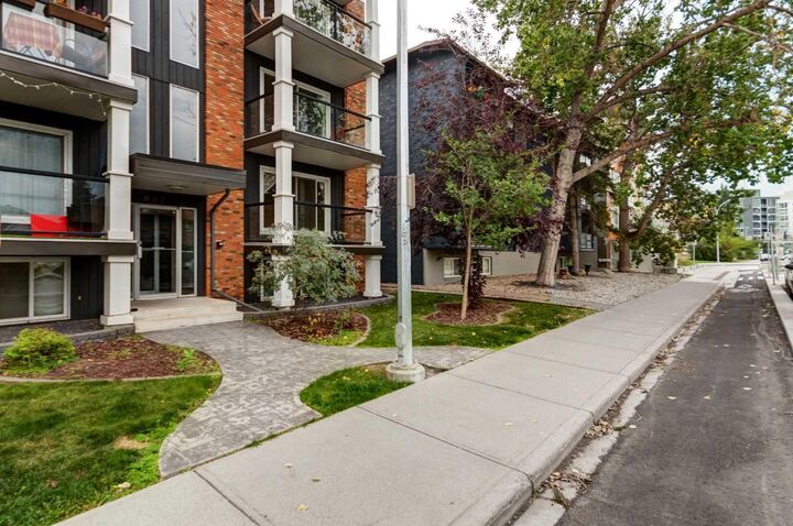 Property Photo:  927 2 Avenue NW 404  AB T2N 0E7 