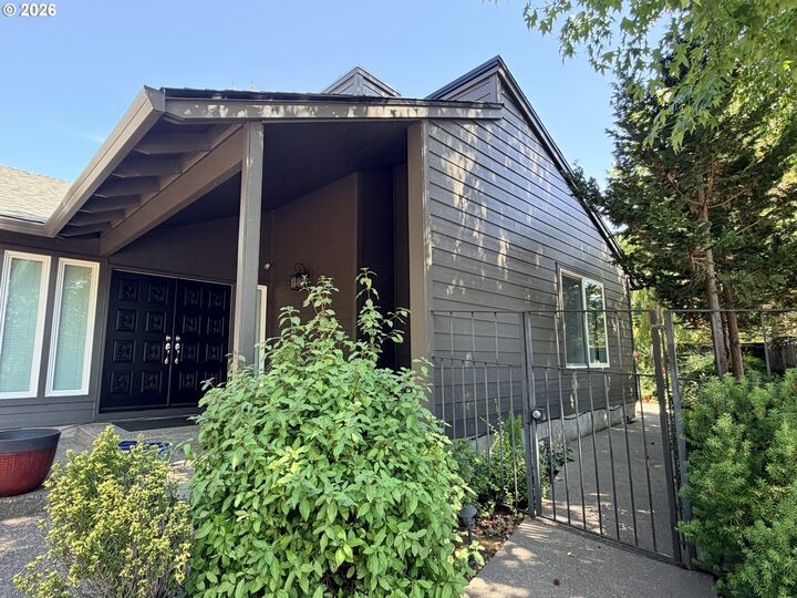 Property Photo:  11255 SW Lynnvale Dr  OR 97225 