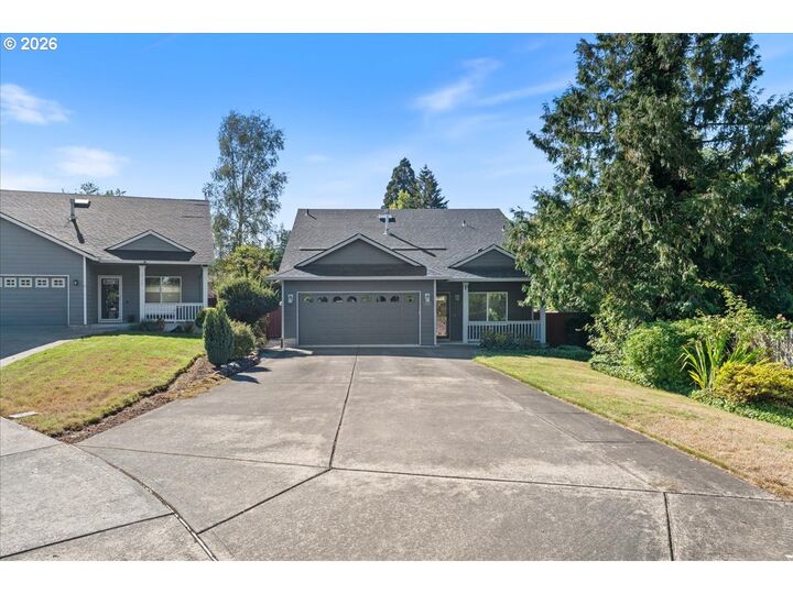 Property Photo: 3916 SE 24th Ter OR 97080