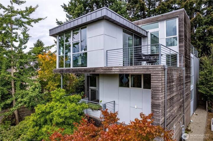 Property Photo: 2112 N 46th Street WA 98103